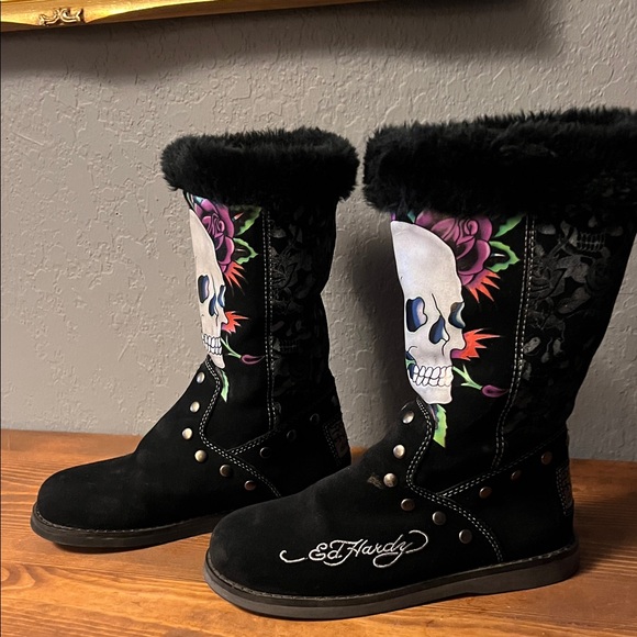 Ed Hardy Black Boots with Skull and Rose Design - Picture 2 of 7